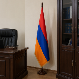 ՀՀ դրոշ պատվանդանով 246*28սմ