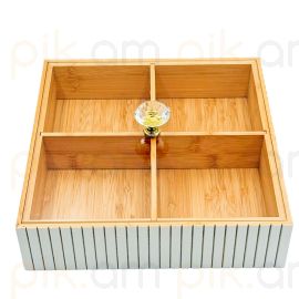 Մատուցարան բամբուկե Ապակյա կափարիչով Գծավոր Քառակուսի 22*22*6սմ 4 տեղ XZ-4588